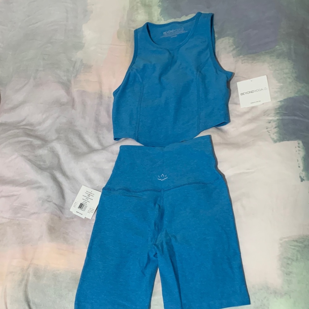 Beyond Yoga Spacedye set in Cali Blue Heather / XS NWT